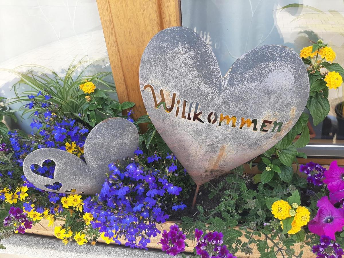 Gaestehaus Pension Waldhorn Weilen unter den Rinnen Экстерьер фото