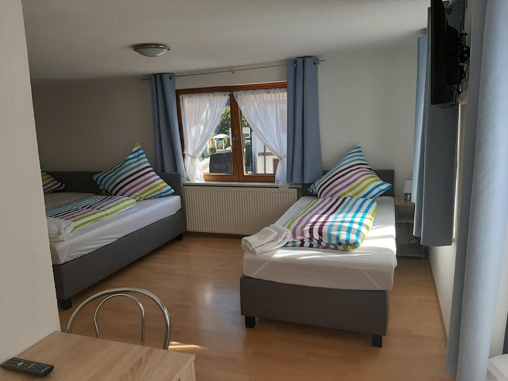 Gaestehaus Pension Waldhorn Weilen unter den Rinnen Экстерьер фото