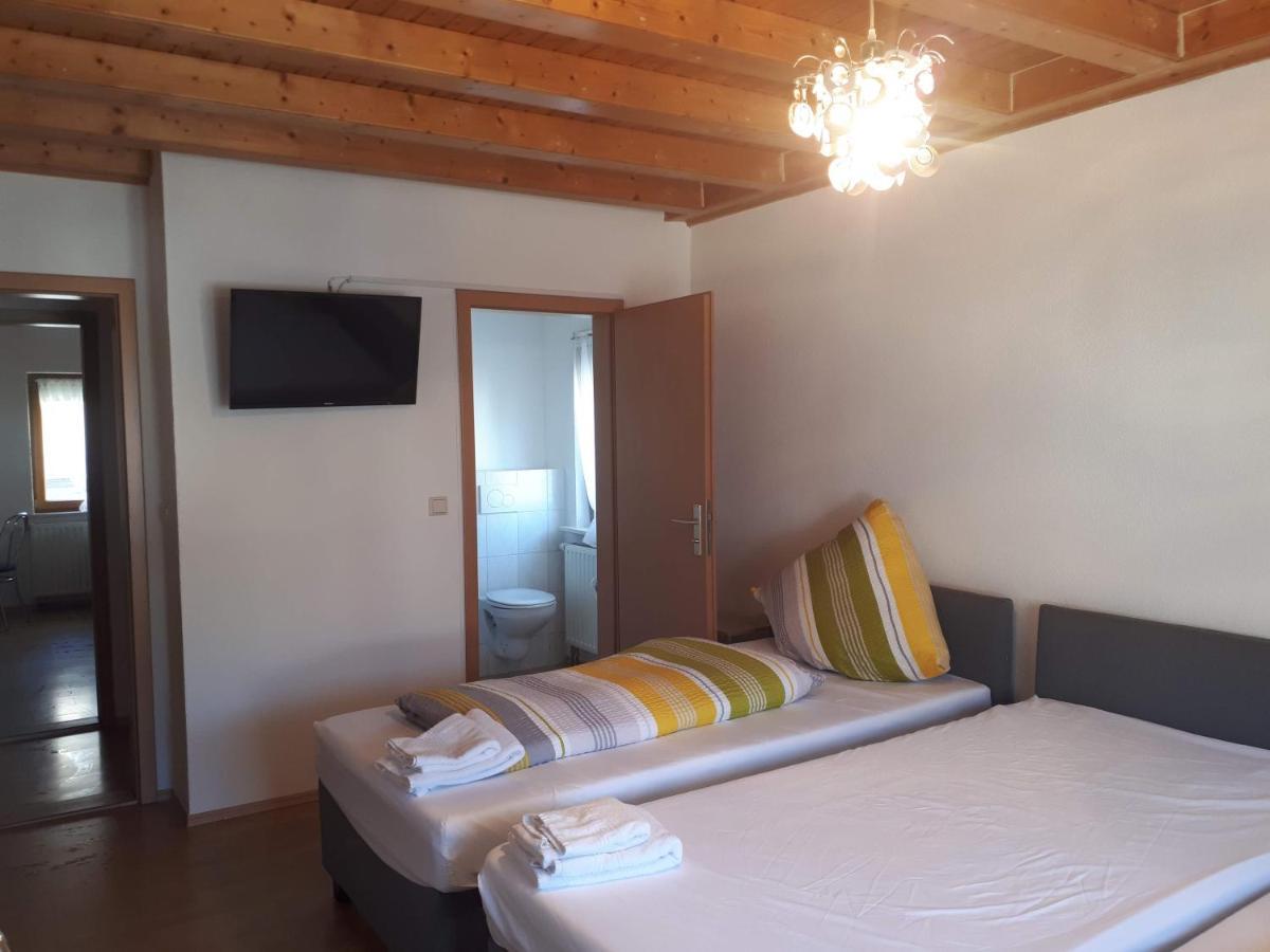 Gaestehaus Pension Waldhorn Weilen unter den Rinnen Экстерьер фото