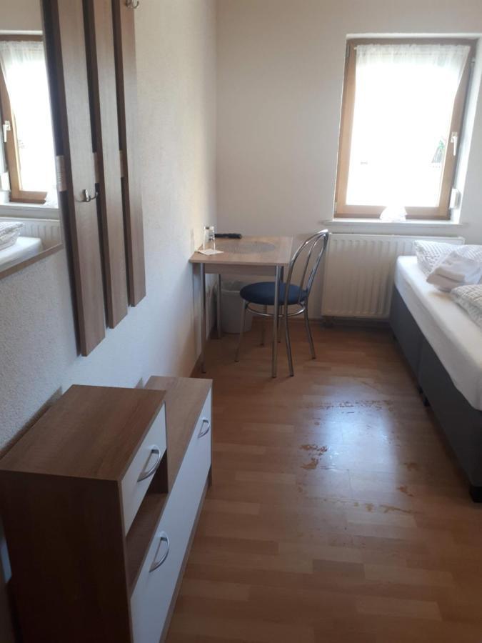 Gaestehaus Pension Waldhorn Weilen unter den Rinnen Экстерьер фото