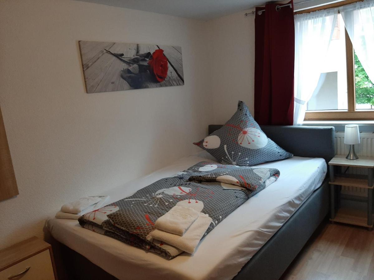 Gaestehaus Pension Waldhorn Weilen unter den Rinnen Экстерьер фото