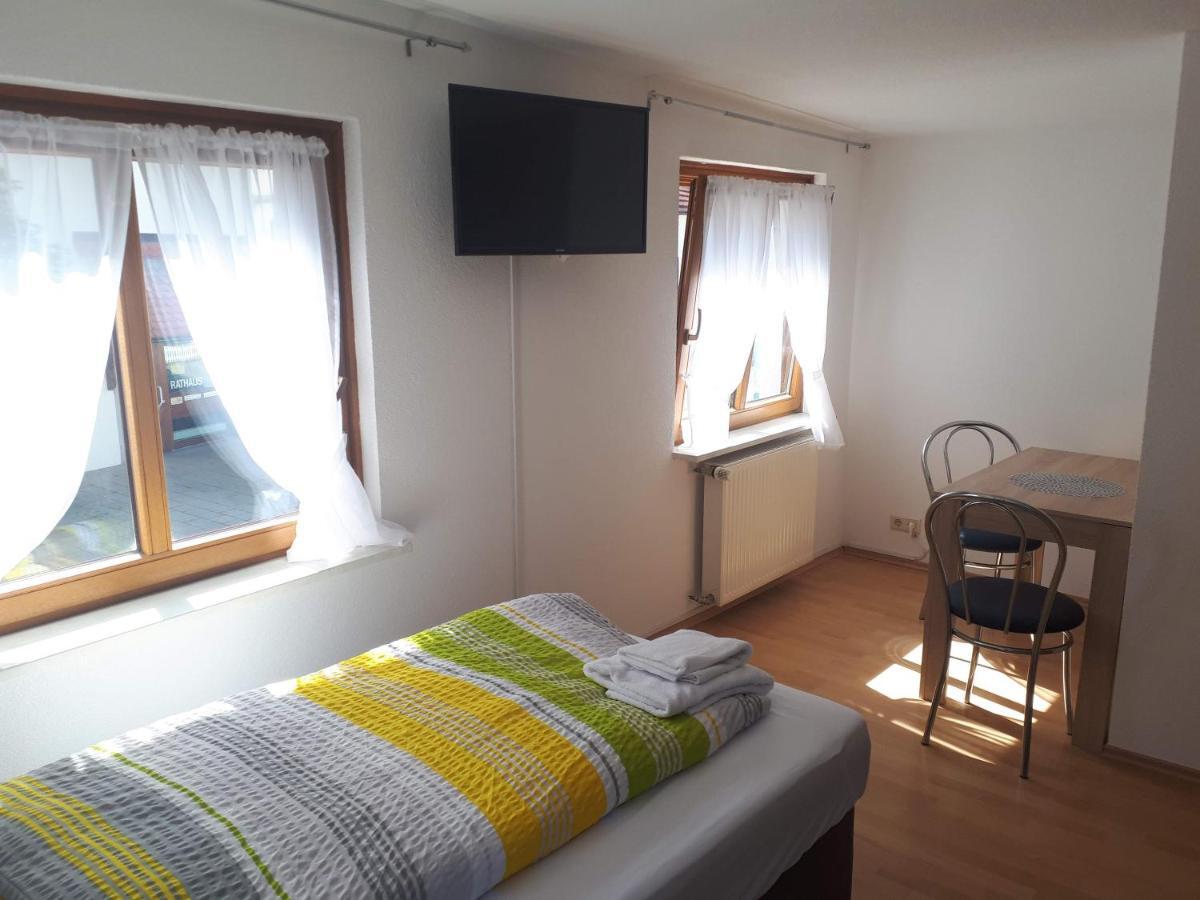 Gaestehaus Pension Waldhorn Weilen unter den Rinnen Экстерьер фото
