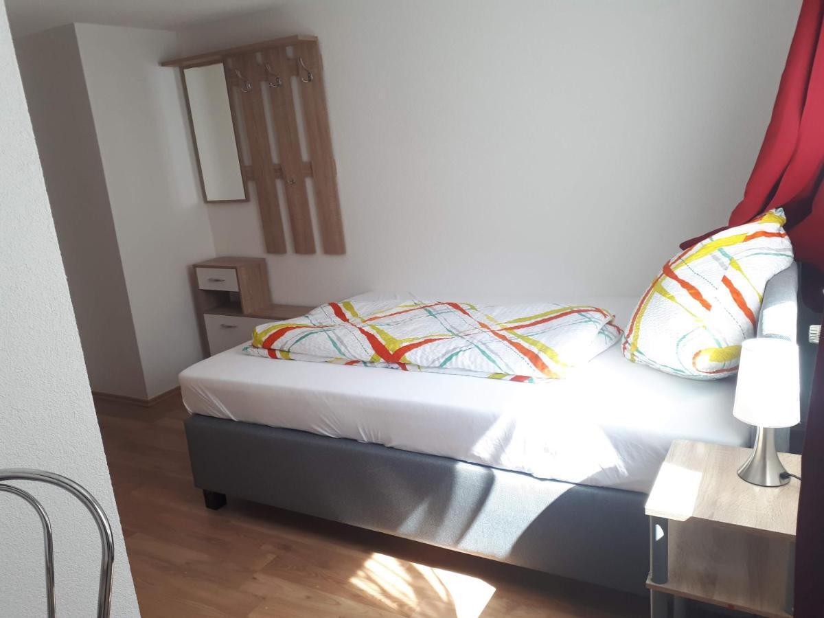 Gaestehaus Pension Waldhorn Weilen unter den Rinnen Экстерьер фото