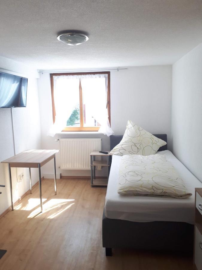 Gaestehaus Pension Waldhorn Weilen unter den Rinnen Экстерьер фото